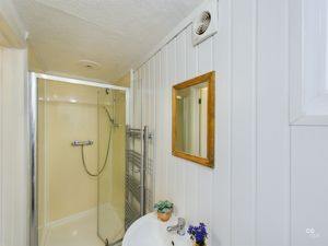 shower room 1 - click for photo gallery